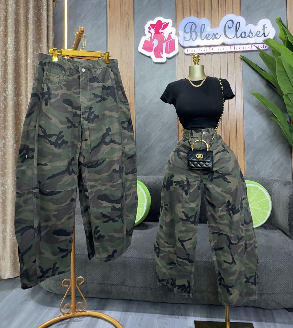 Camouflage barrel jeans