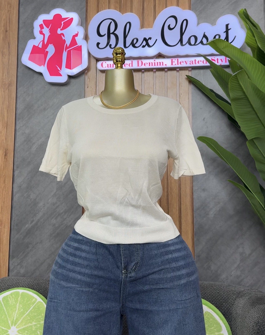 Stretchy knitted top